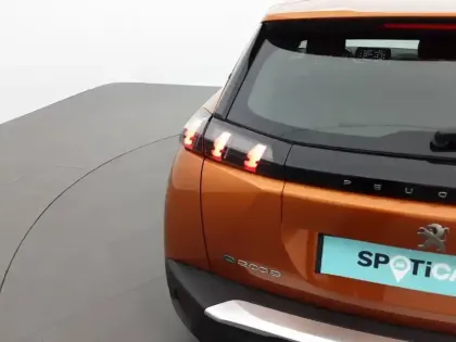 Photo 36 Peugeot 2008  Electrique 136 ch