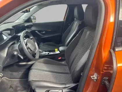 Photo 10 Peugeot 2008 Gén. II Ph1 NG Roadtrip 5