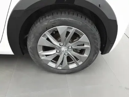 Photo 12 Peugeot 208  Electrique 50 kWh 136ch