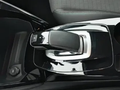 Photo 13 Peugeot 208  Electrique 50 kWh 136ch