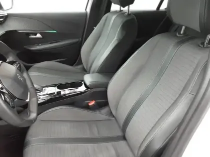 Photo 10 Peugeot 208  Electrique 50 kWh 136ch