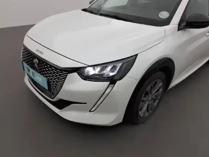 Photo 15 Peugeot 208  Electrique 50 kWh 136ch