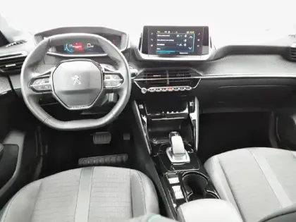 Photo 7 Peugeot 208  Electrique 50 kWh 136ch