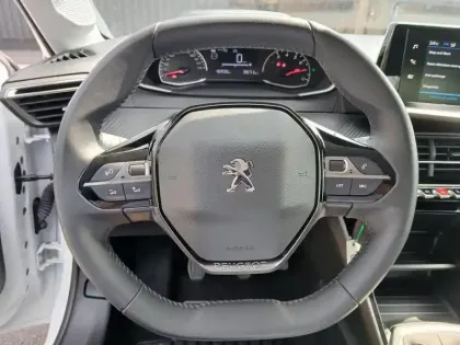 Photo 10 Peugeot 208  PureTech 75 S&S BVM5 Active