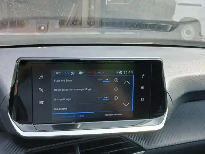 Photo 18 Peugeot 208  PureTech 75 S&S BVM5 Active