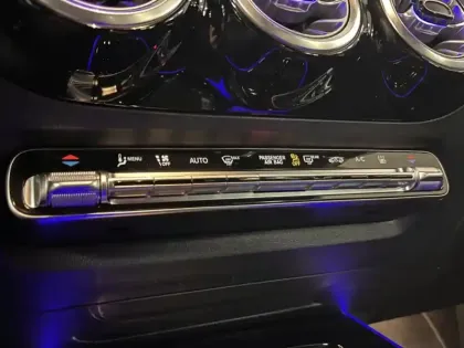 Photo 12 Mercedes EQA 250+ Edition