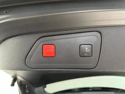 Photo 13 Peugeot 3008  HYBRID 225ch GT e-EAT8