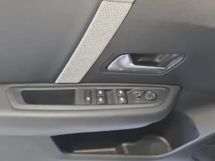 Photo 10 Citroën C4  PureTech 100ch S&S Feel