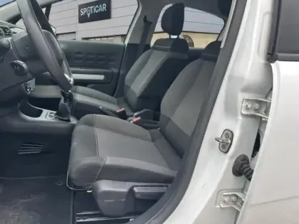 Photo 8 Citroën C3  1.2 PureTech 83ch S&S YOU!