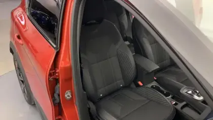 Photo 8 Renault Captur  E-Tech full hybrid 145 ch esprit Alpine