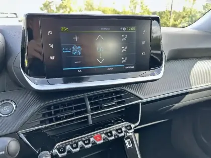 Photo 10 Peugeot 2008  Electrique 136 ch Active