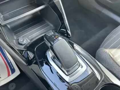 Photo 23 Peugeot 2008  Electrique 136 ch Active