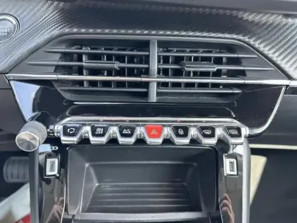 Photo 21 Peugeot 2008  Electrique 136 ch Active