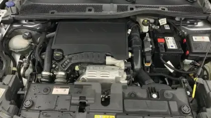 Photo 6 Citroën C4  PureTech 130 S&S EAT8 Shine