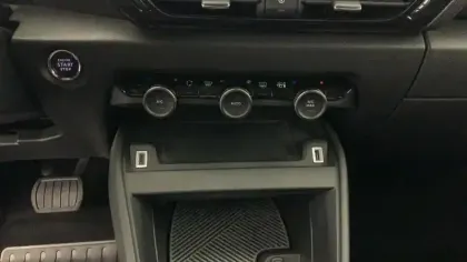 Photo 12 Citroën C4  PureTech 130 S&S EAT8 Shine