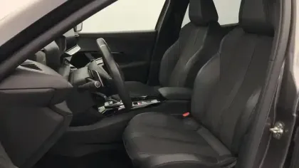 Photo 8 Peugeot 2008  PureTech 130 S&S EAT8 GT