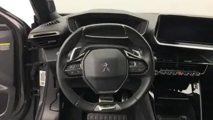 Photo 11 Peugeot 2008  PureTech 130 S&S EAT8 GT