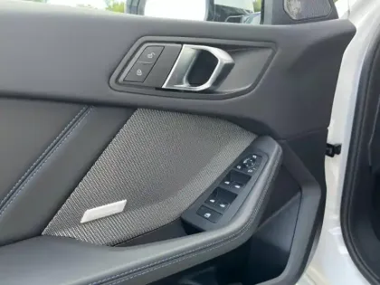 Photo 11 BMW Serie 1 Série 1 120dA 163ch M Sport DKG7