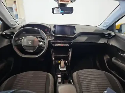 Photo 12 Peugeot 208  e- 136ch Style