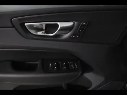 Photo 23 Volvo Xc60  T6 Hybride Rechargeable 350ch Plus Style Dark Geartronic 8 AWD