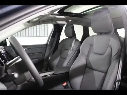 Photo 25 Volvo Xc60  T6 Hybride Rechargeable 350ch Plus Style Dark Geartronic 8 AWD