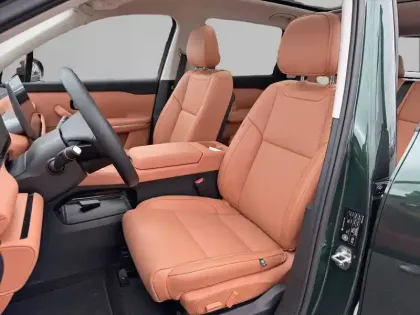 Photo 10 Leapmotor C10  BEV 69.9 kWh - 160 kW