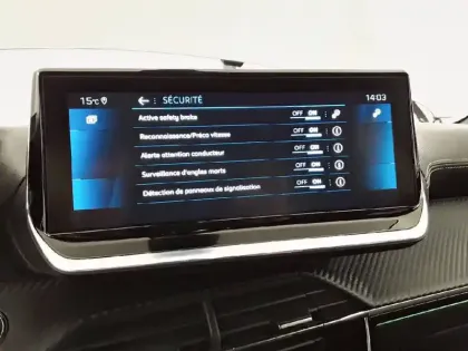 Photo 21 Peugeot 2008  PureTech 130 S&S BVM6