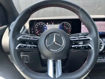 Photo 17 Mercedes Classe B 250 e Hybrid EQ AMG Line