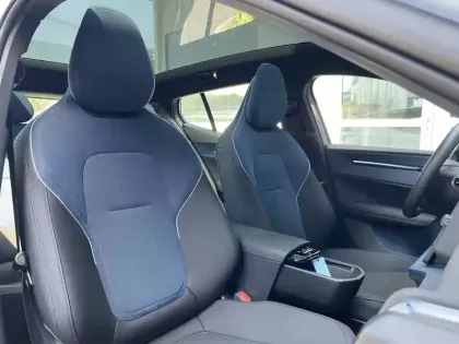 Photo 40 Volvo Ex30  Single Extended Range 272 ch 1EDT