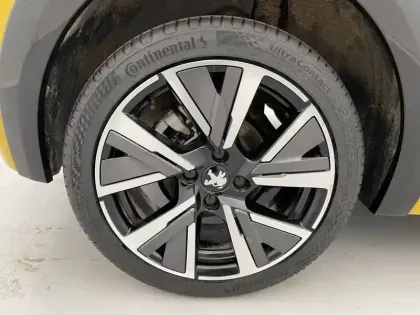 Photo 18 Peugeot 208  PureTech 100 S&S BVM6