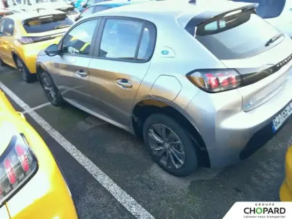 Photo 9 Peugeot 208  Electrique 50 kWh 136ch