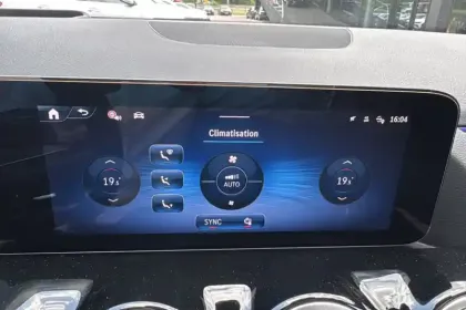 Photo 60 Mercedes GLA  200 d 8G-DCT