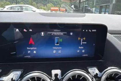 Photo 90 Mercedes GLA  200 d 8G-DCT