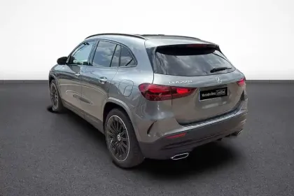 Photo 40 Mercedes GLA  200 d 8G-DCT