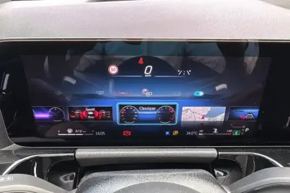 Photo 100 Mercedes GLA  200 d 8G-DCT