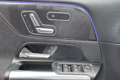 Photo 65 Mercedes GLA  200 d 8G-DCT