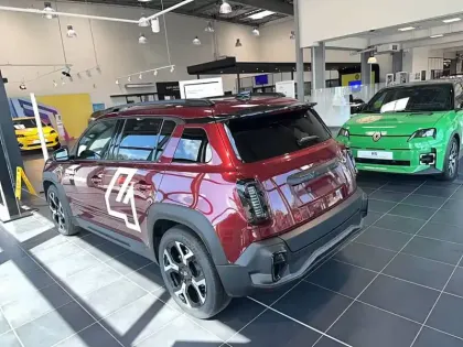 Photo 2 Renault 4 Renault  E-Tech Electrique 150 ch autonomie confort