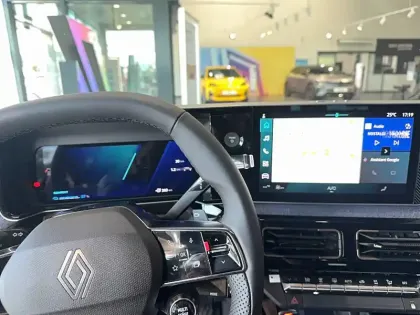 Photo 9 Renault 4 Renault  E-Tech Electrique 150 ch autonomie confort