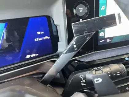 Photo 12 Renault 4 Renault  E-Tech Electrique 150 ch autonomie confort