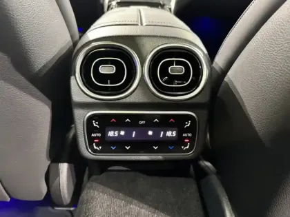 Photo 7 Mercedes Classe C Gén. V (S206) Ph1 AMG Line + 5