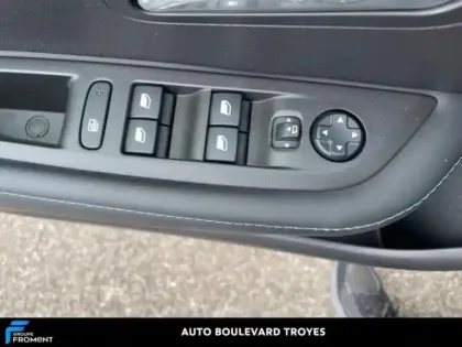 Photo 14 Peugeot 208  e- 136ch Allure Pack