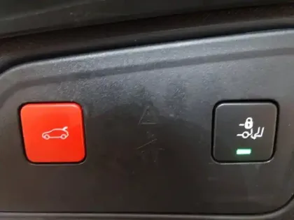 Photo 9 Peugeot 3008  HYBRID 225ch GT e-EAT8