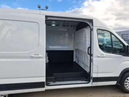 Photo 13 Maxus Deliver9  Fg e- L3H2 72 kWh