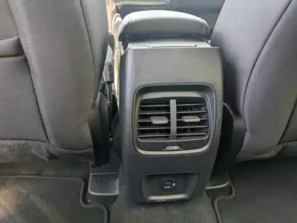 Photo 15 Ford Kuga  2.5 Duratec 190ch FHEV E85 Titanium BVA