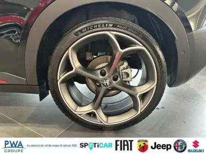 Photo 10 Alfa Romeo Junior  Elettrica 280ch Veloce