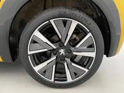 Photo 15 Peugeot 208  PureTech 100 S&S BVM6