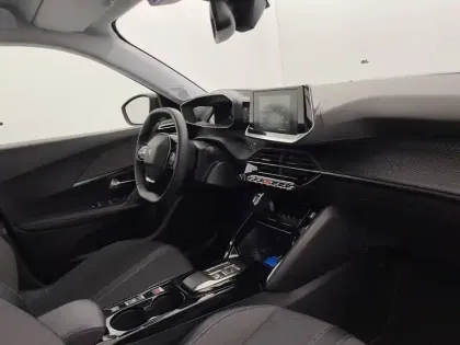 Photo 26 Peugeot 2008  Electrique 136 ch