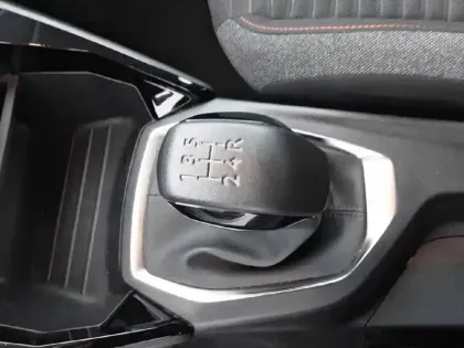 Photo 34 Peugeot 208  PureTech 75 S&S BVM5