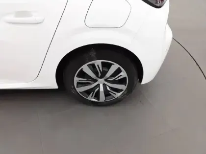 Photo 33 Peugeot 208  PureTech 75 S&S BVM5