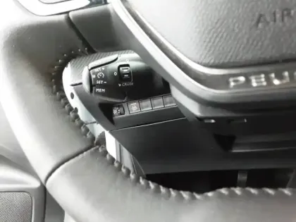 Photo 39 Peugeot 208  PureTech 75 S&S BVM5